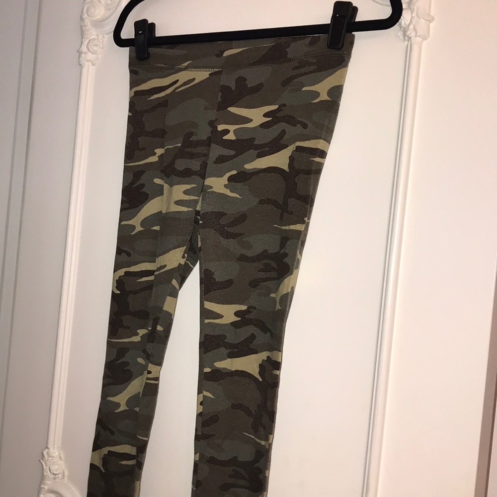 Green camo leggings